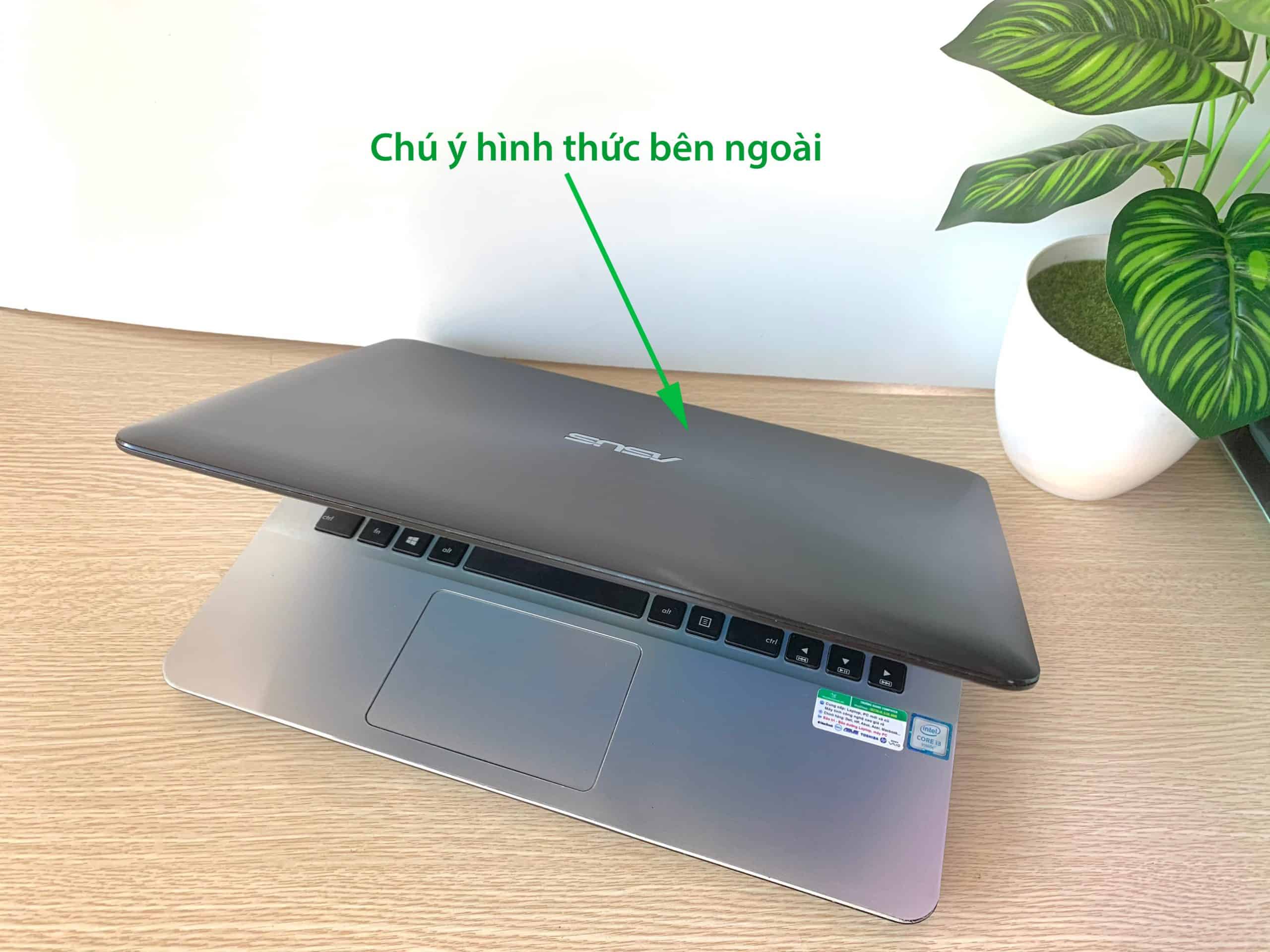 Kiểm tra tổng thể bề ngoài của laptop cũ