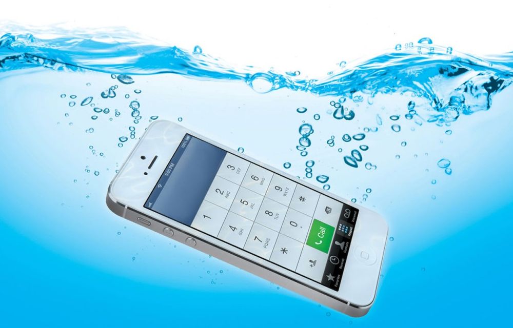 Giải pháp cứu cánh khi điện thoại iPhone bị dính nước